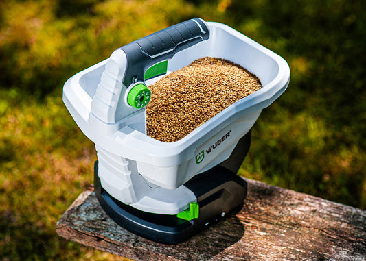 Jak nawozić rośliny w ogrodzie? Jaki nawóz do trawy i roślin?