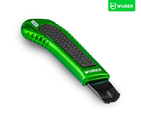 Nóż tapicerski do tapet zdjęcie główne na białym tle