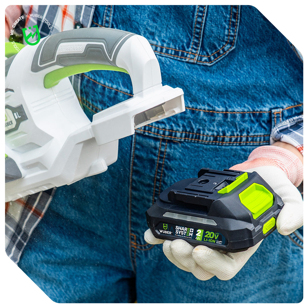 Wsuwanie baterii do elektronarzędzi - bateria 2 Ah 20 V