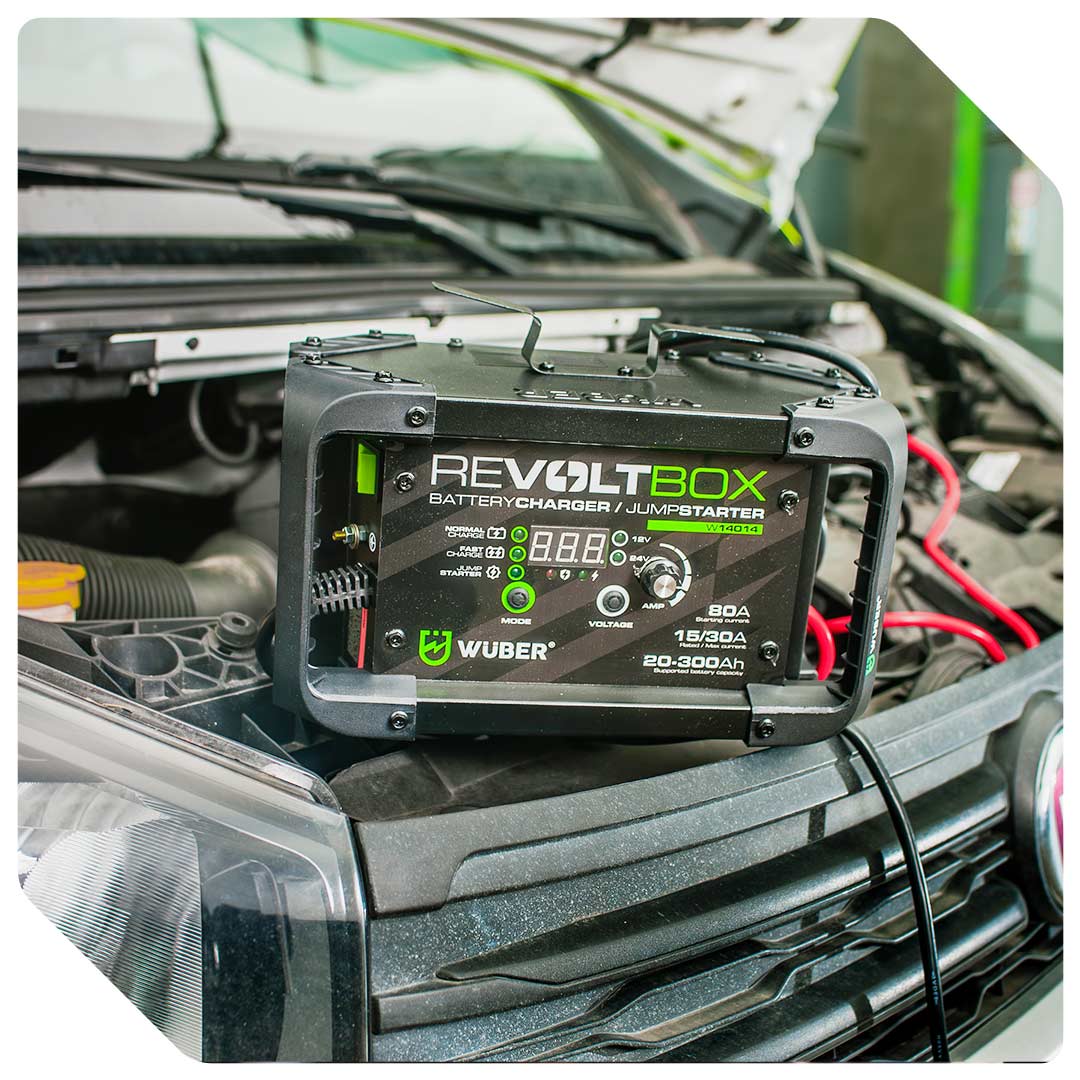 Automatyczny prostownik do akumulatora z rozruchem 80 A WUBER