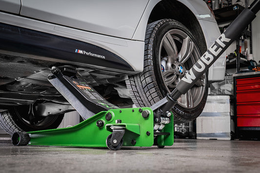 Podnośnik do 3 ton w zastosowaniu praktycznym w garażu - W22003