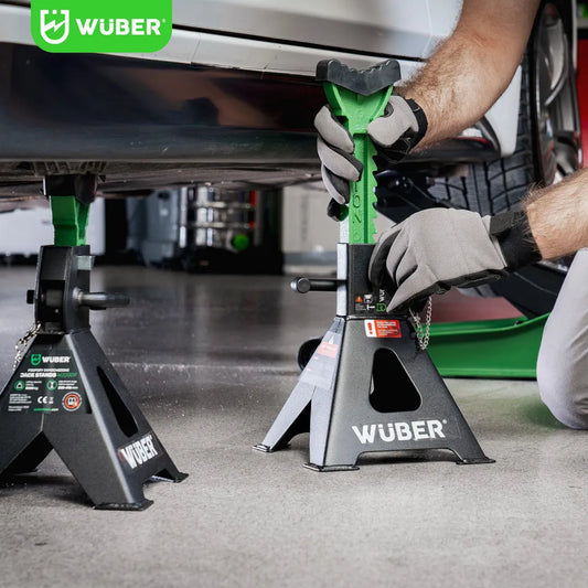 Zastosowanie kobyłek warsztatowych w garażu przy podnoszeniu samochodu W22009