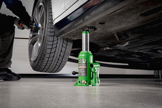 Podnośnik do zastosowania w warsztacie do podnoszenia samochodów od 10 ton