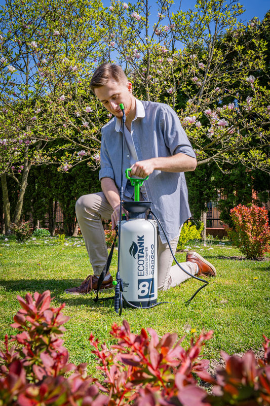 Pompowanie ciśnienia w opryskiwaczu akumulatorowym W24011