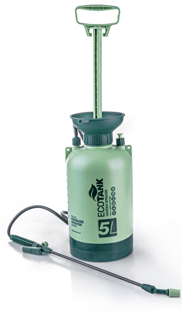 Podniesiony długi tłok pompy w opryskiwaczu W24010 i jedna lanca