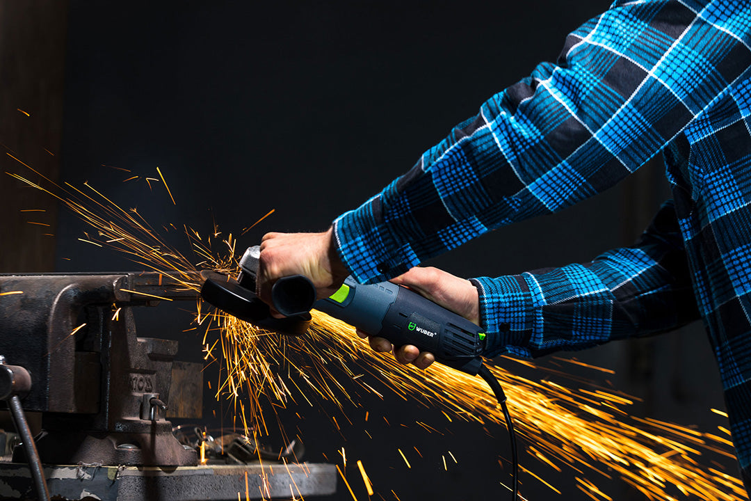 Szlifowanie stali szlifierką kątową W27470 WUBER