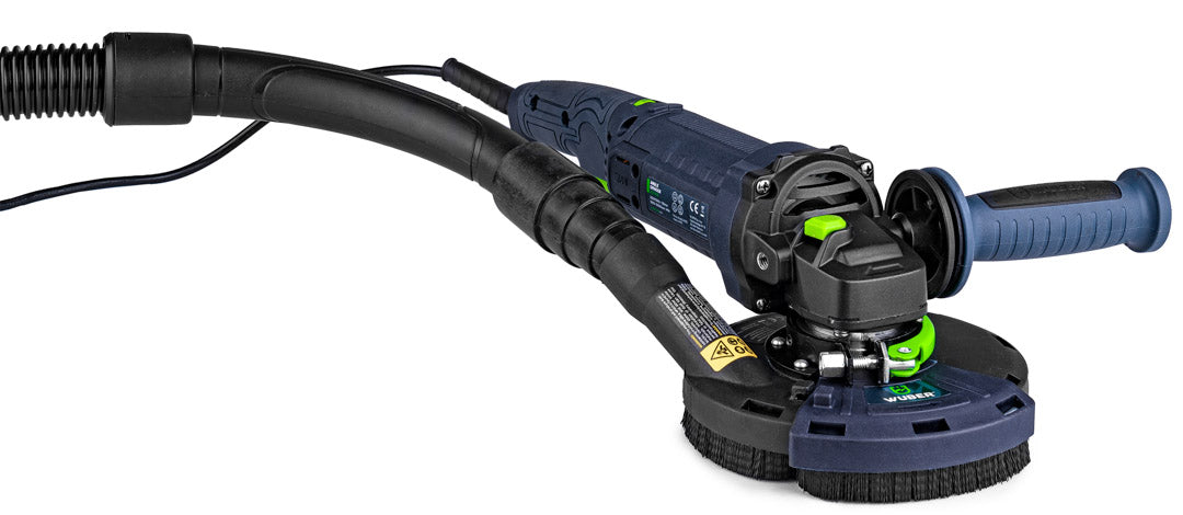 Osłona do szlifierki kątowej - urządzenie połączone z rurą do odkurzacza