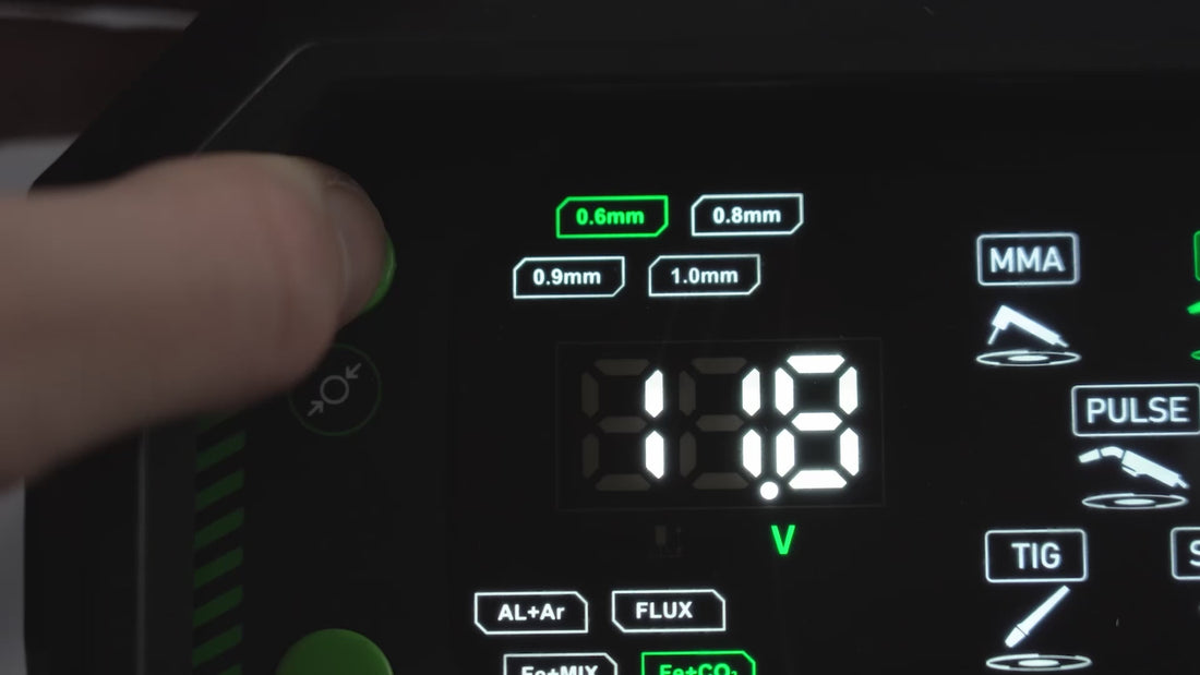Obsługa panelu LCD w spawarce 250 A WUBER